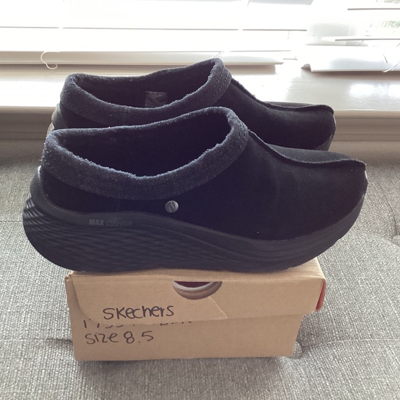 Skechers Women's Max Cushioning Elite 2.0 - Becca Slip-On Boots, size 8.5 - Picture 7 of 9